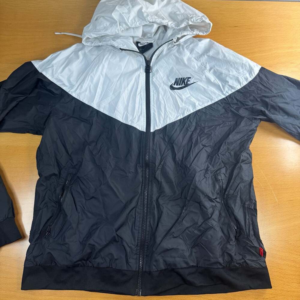 Nike Sportswear Windrunner Full-Zip Hooded Windbreaker Jacket Black and White